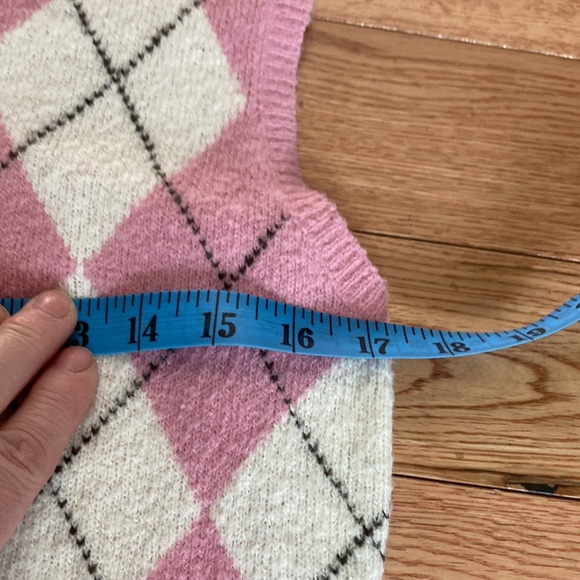 Point Zero Nicole Benisti  pink and white diamond pattern sweater vest - Picture 4 of 6